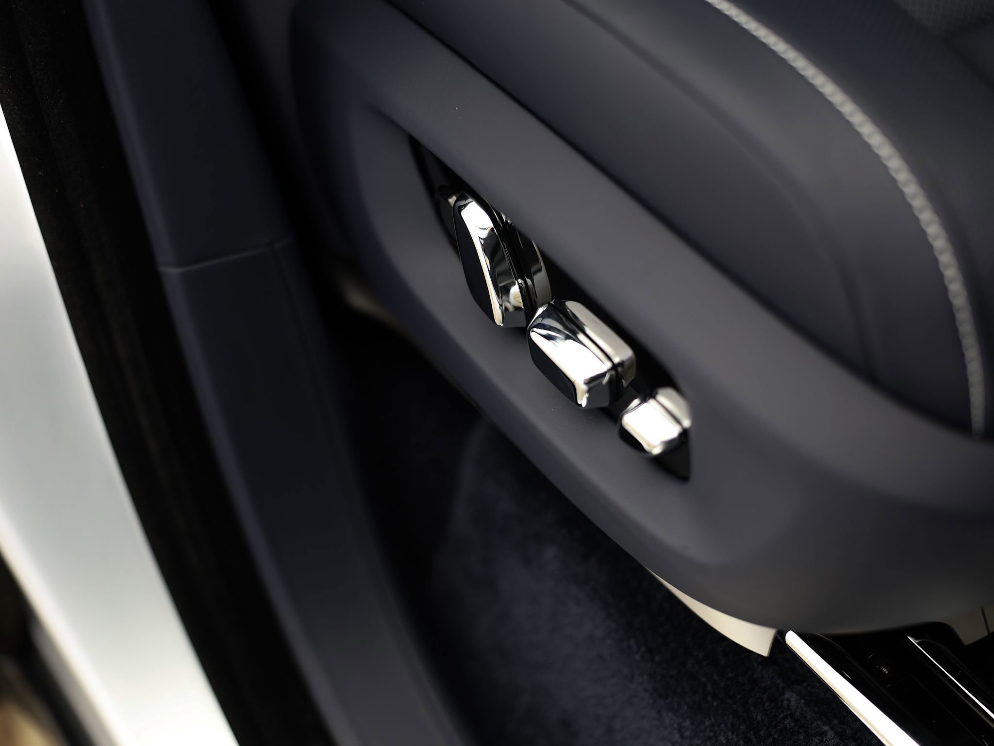 New 2026 Rolls-Royce Cullinan image 37