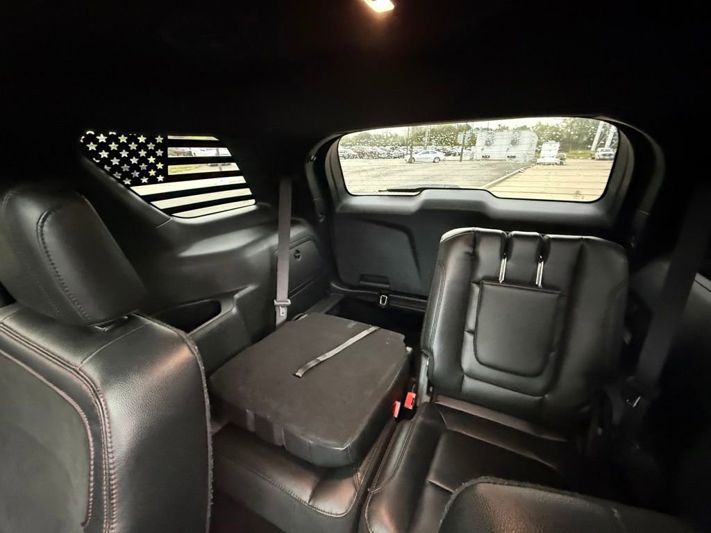 Used 2018 Ford Explorer XLT w/ Equipment Group 202A AWD/4WD image 26