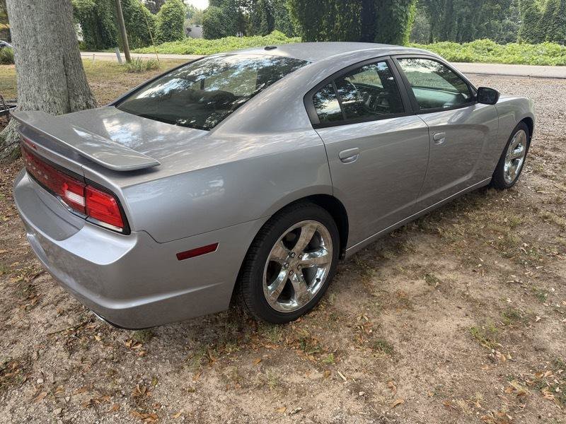 Used 2013 Dodge Charger SE w/ Connectivity Group RWD image 4