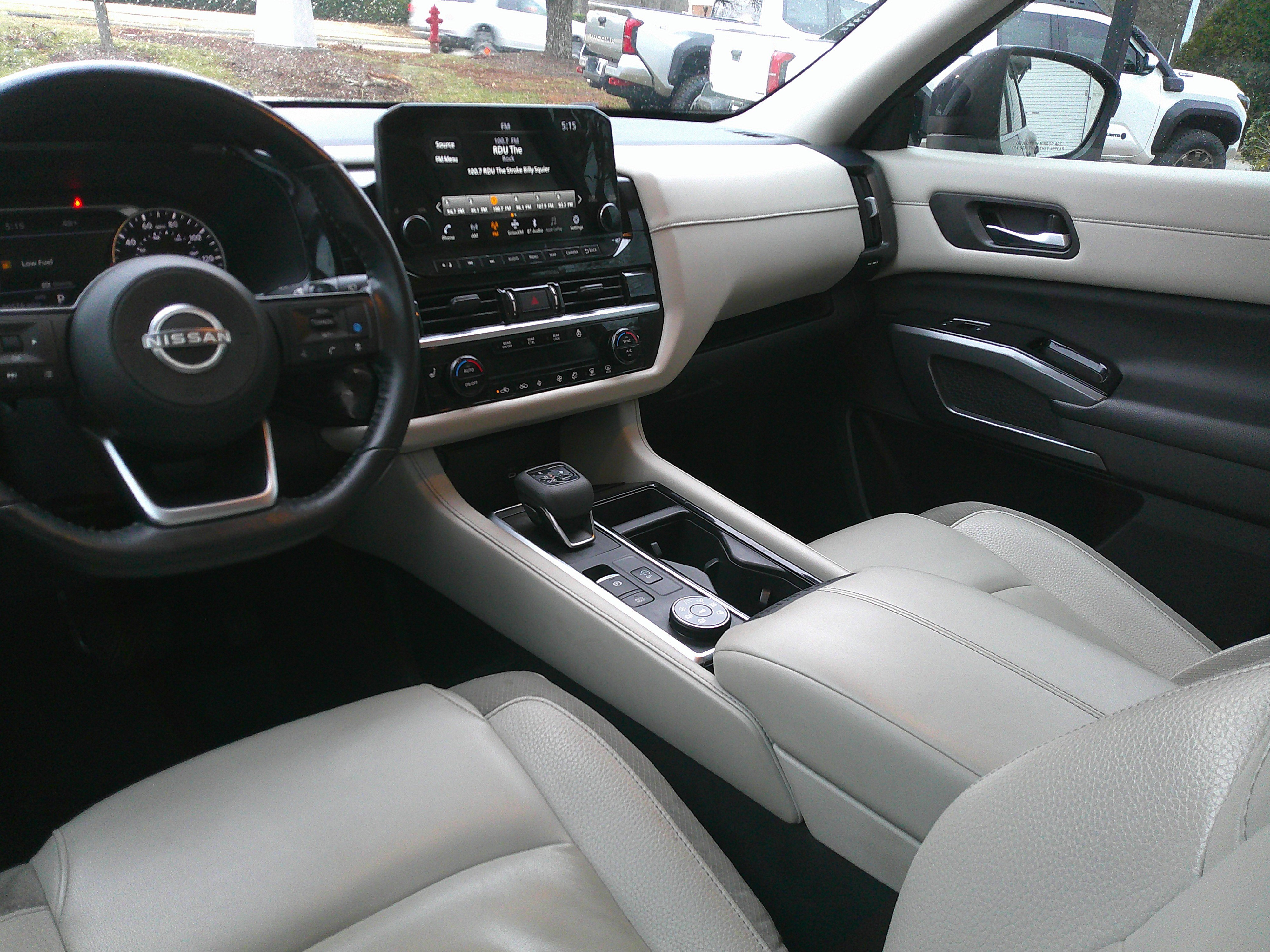 Used 2022 Nissan Pathfinder SL w/ SL Black Package image 45