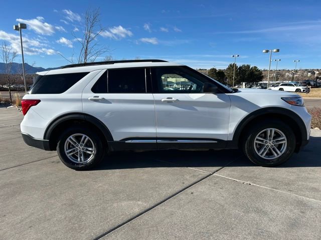 Used 2024 Ford Explorer XLT w/ Equipment Group 202A image 9