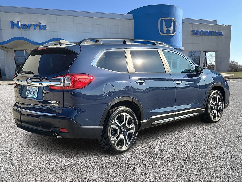 Used 2025 Subaru Ascent Touring AWD/4WD image 4