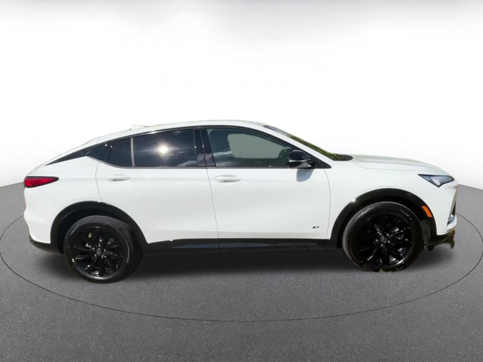 Used 2025 Buick Envista Sport Touring image 16