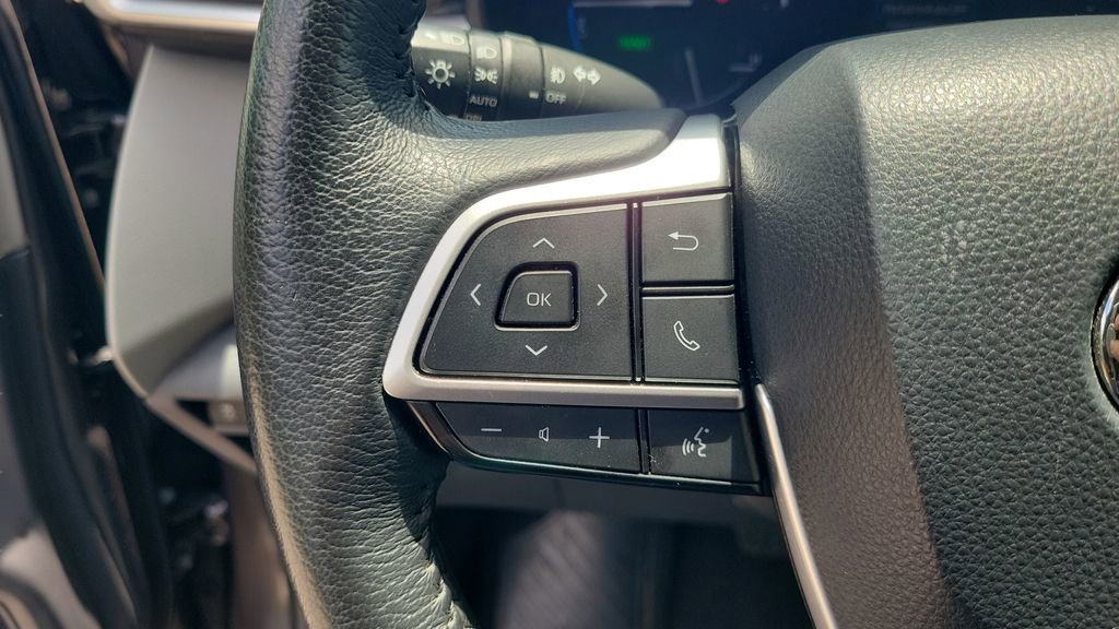 Certified 2024 Toyota Sienna XLE FWD image 21