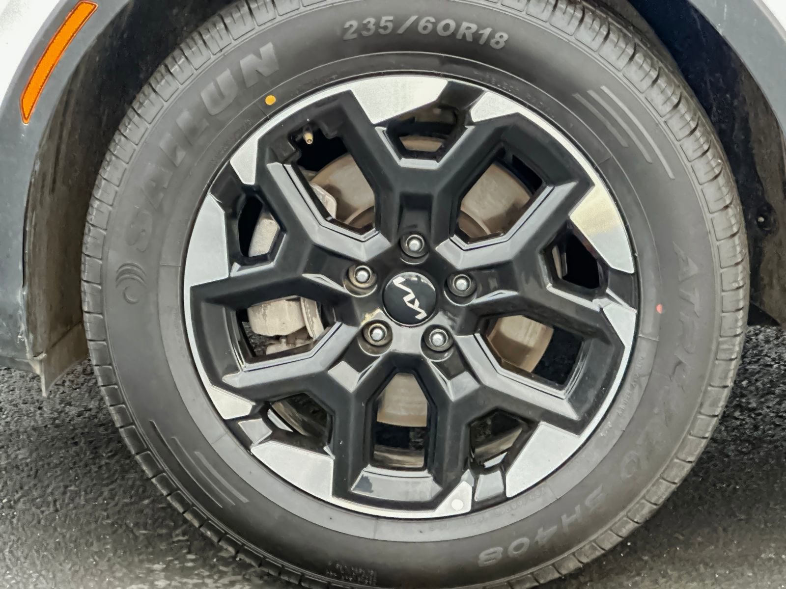 Used 2024 Kia Sorento S image 27