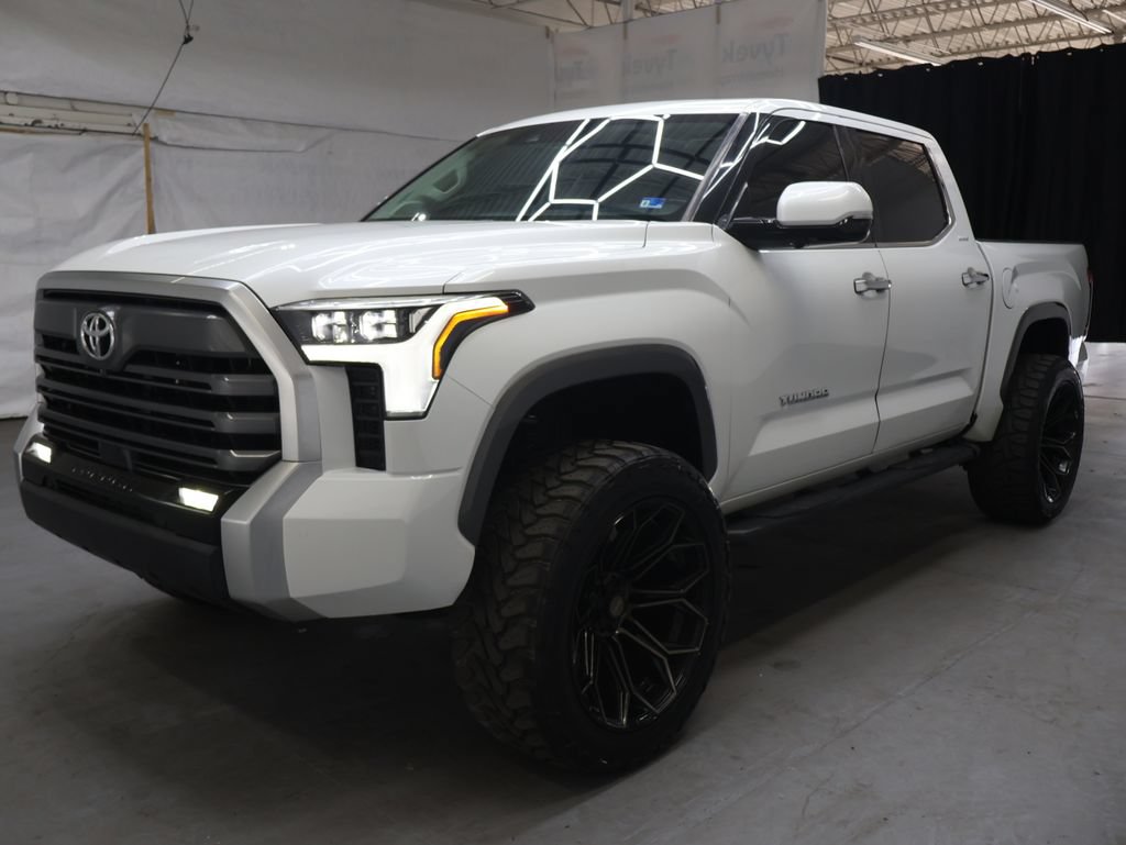 Used 2022 Toyota Tundra Limited RWD image 3