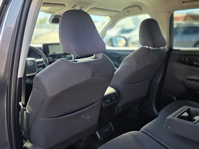 Used 2023 Toyota Highlander L image 20