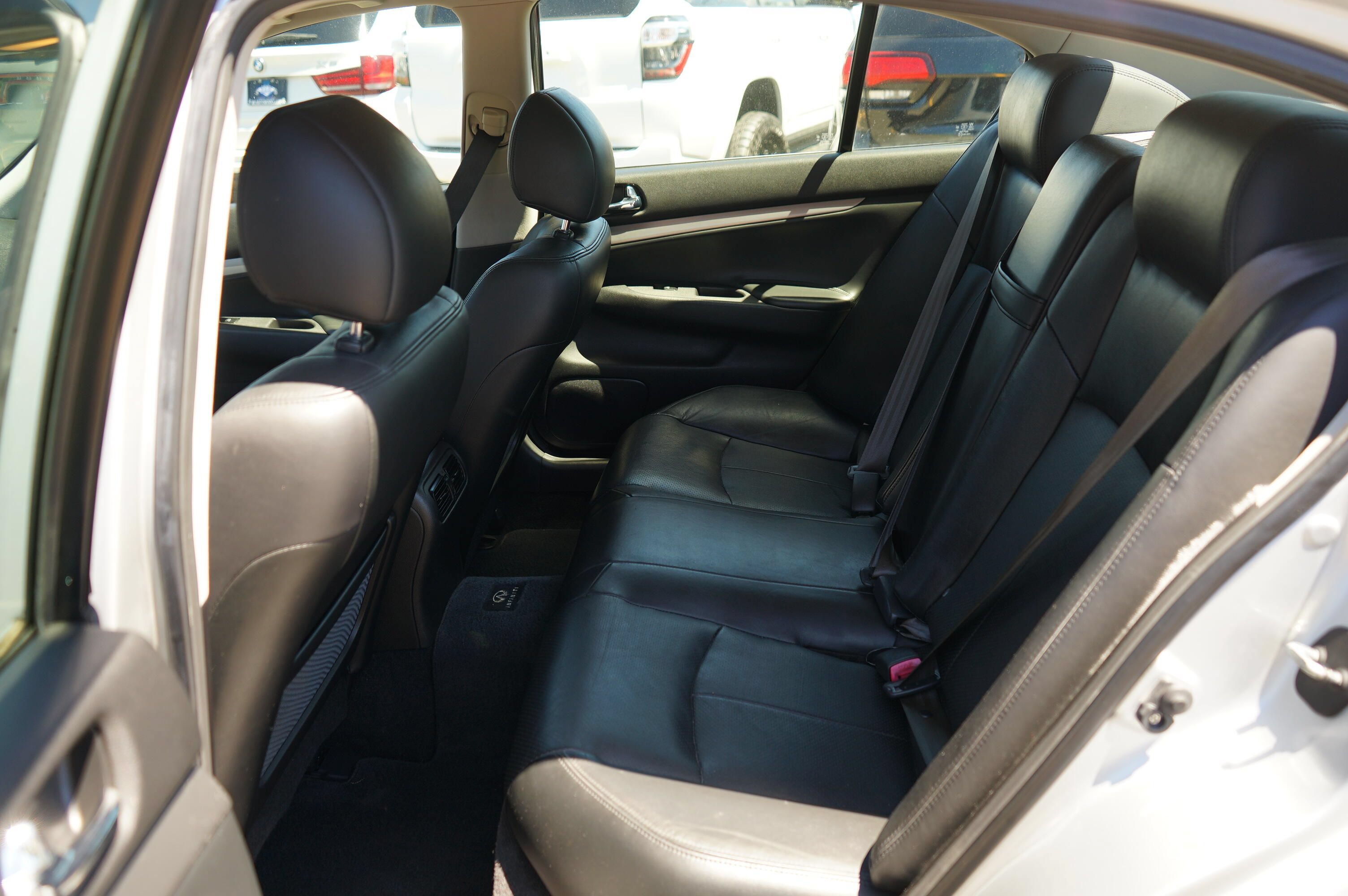 Used 2012 INFINITI G25 Journey RWD image 18