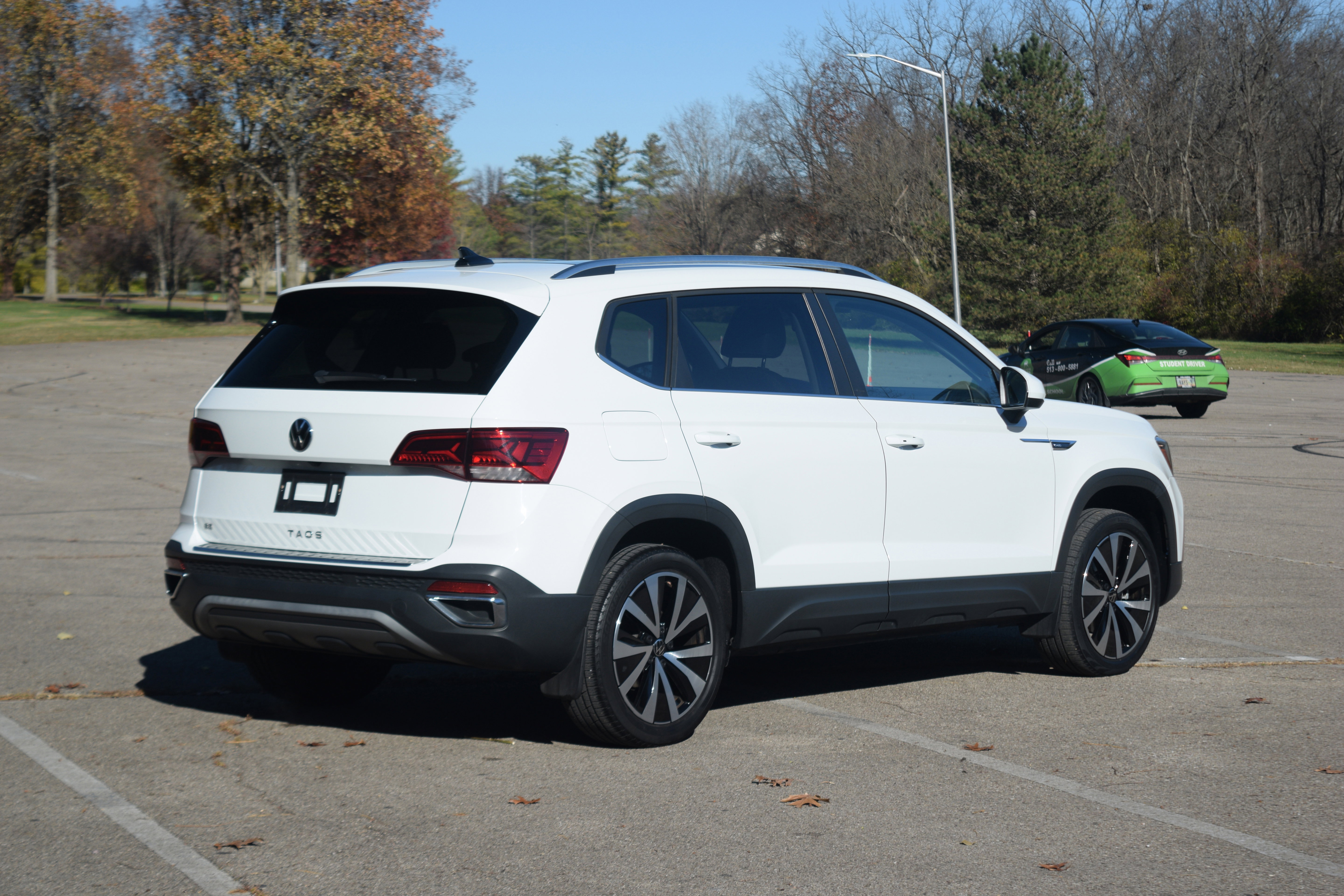 Used 2022 Volkswagen Taos SE w/ Panoramic Sunroof Package image 26