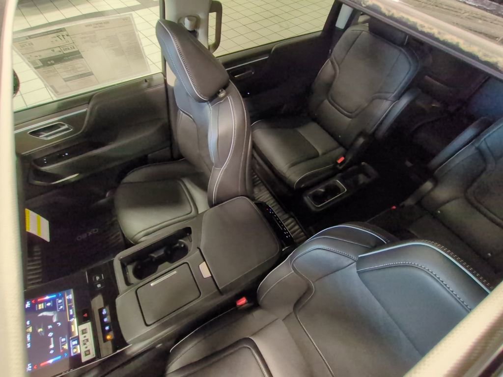 New 2026 INFINITI QX80 Luxe w/ Cargo Package image 8