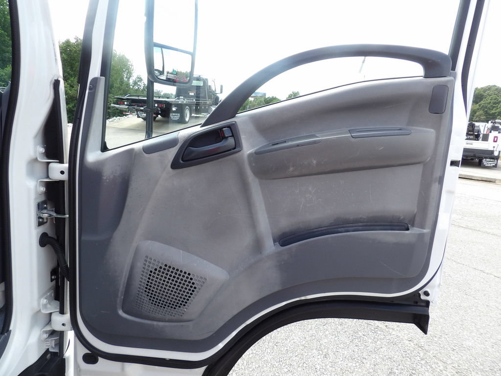 Used 2019 Isuzu NPR RWD image 25