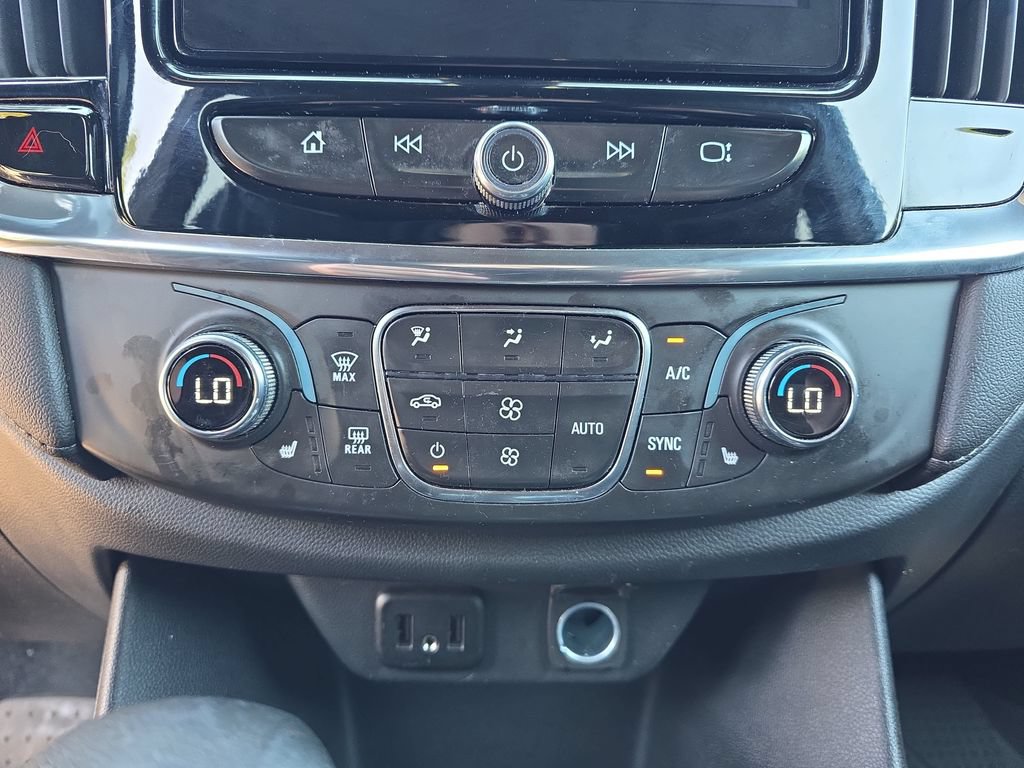 Certified 2023 Chevrolet Traverse LT w/ Midnight/Sport Edition AWD/4WD image 36
