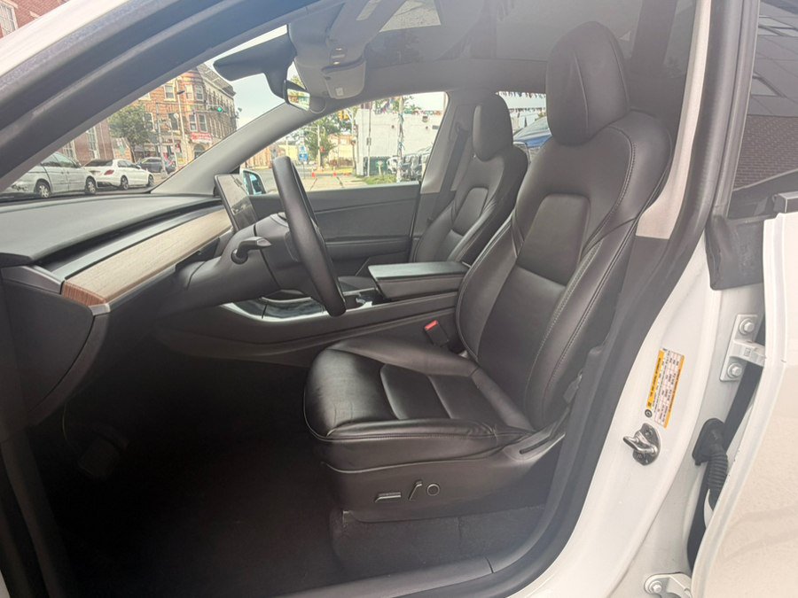 Used 2021 Tesla Model Y 2WD image 7