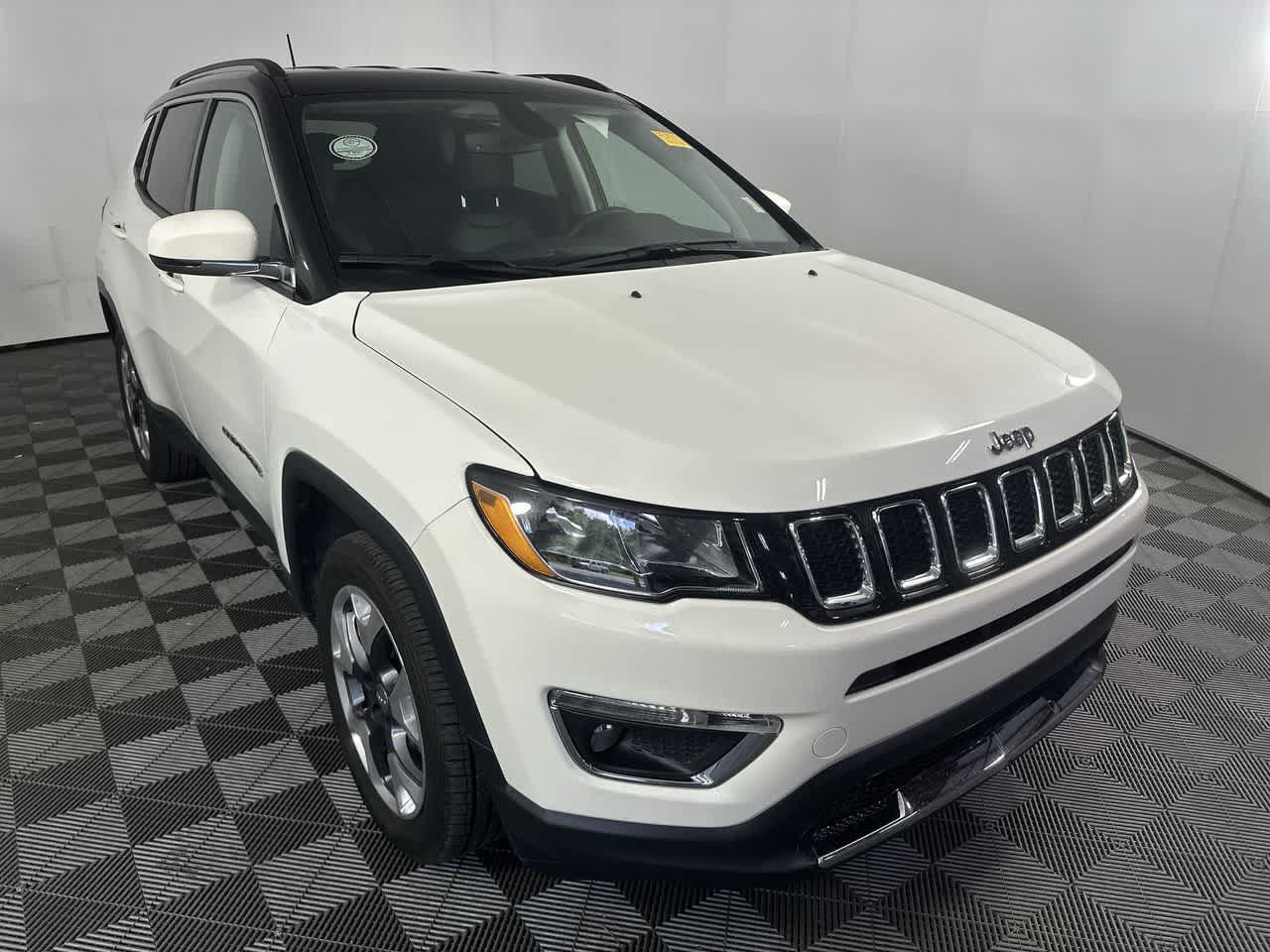 Used 2020 Jeep Compass Limited AWD/4WD image 2