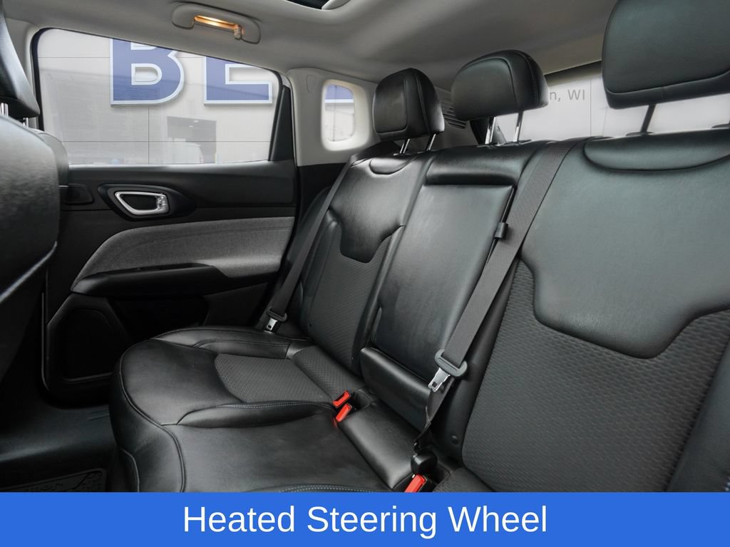Used 2022 Jeep Compass Latitude w/ Sun and Sound Group AWD/4WD image 17