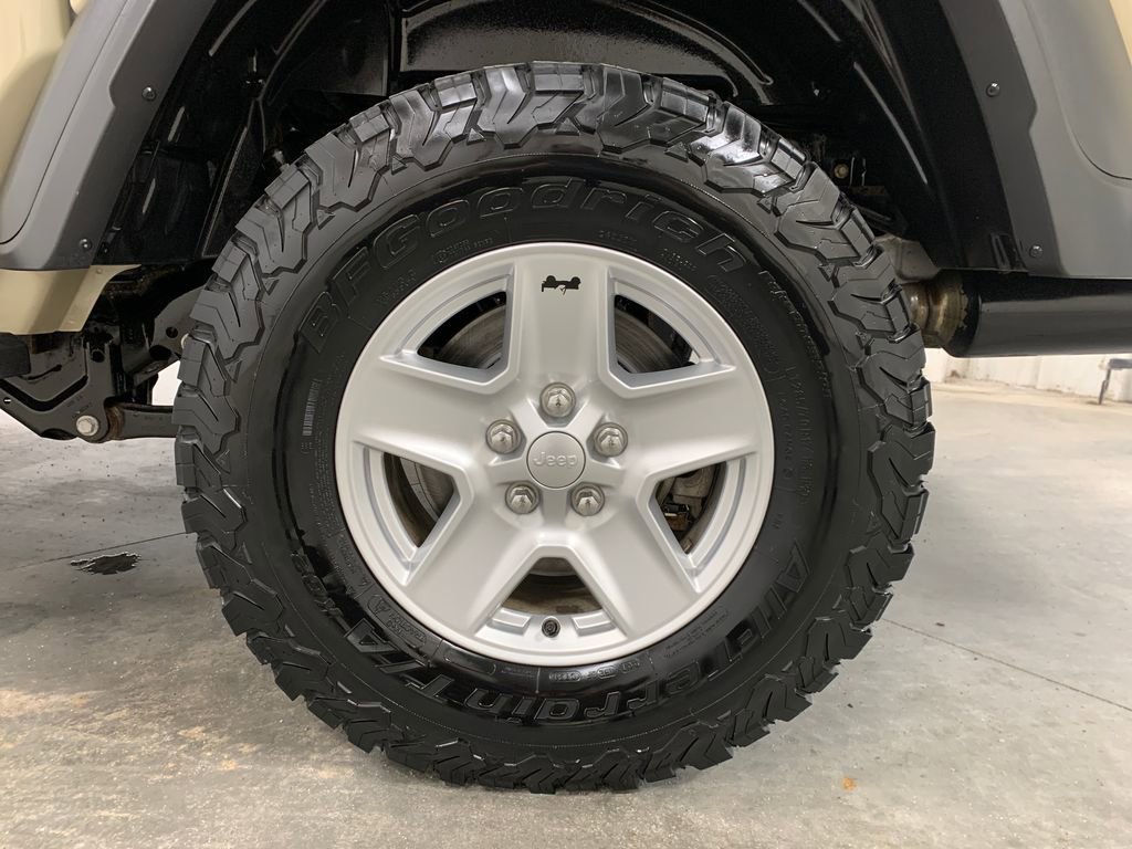 Used 2020 Jeep Gladiator Sport w/ Quick Order Package 24S image 21