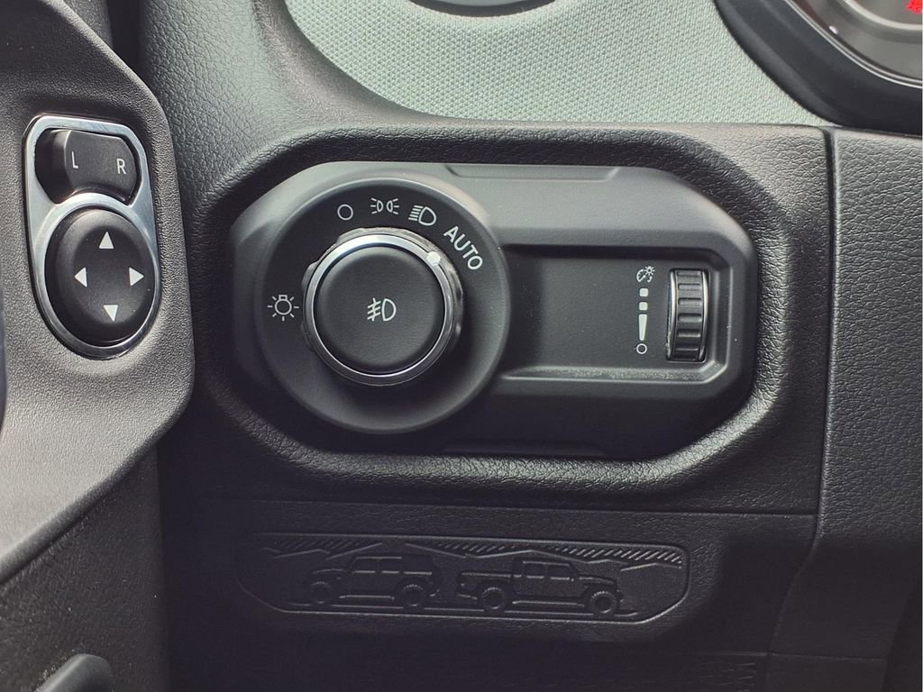 Used 2024 Jeep Wrangler Willys image 13