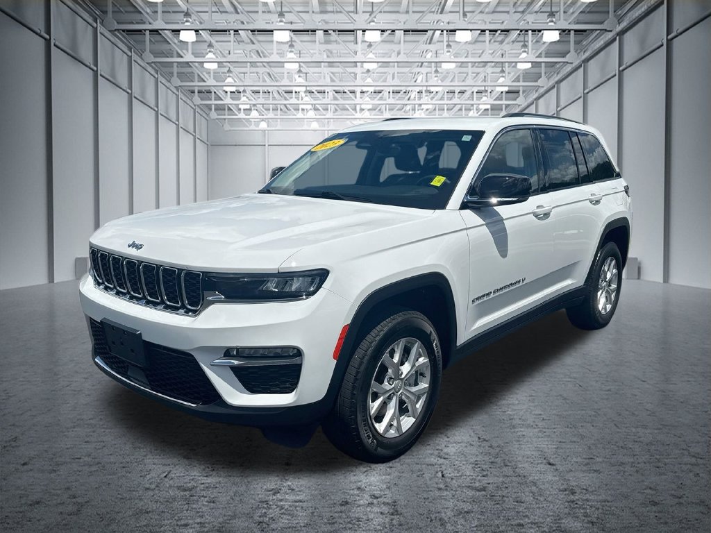 Used 2023 Jeep Grand Cherokee Limited AWD/4WD image 3