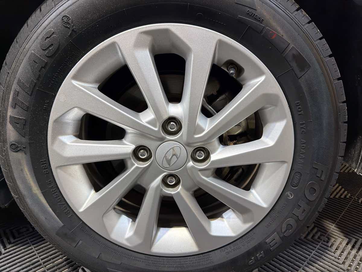 Used 2021 Hyundai Accent SEL w/ Cargo Package FWD image 32