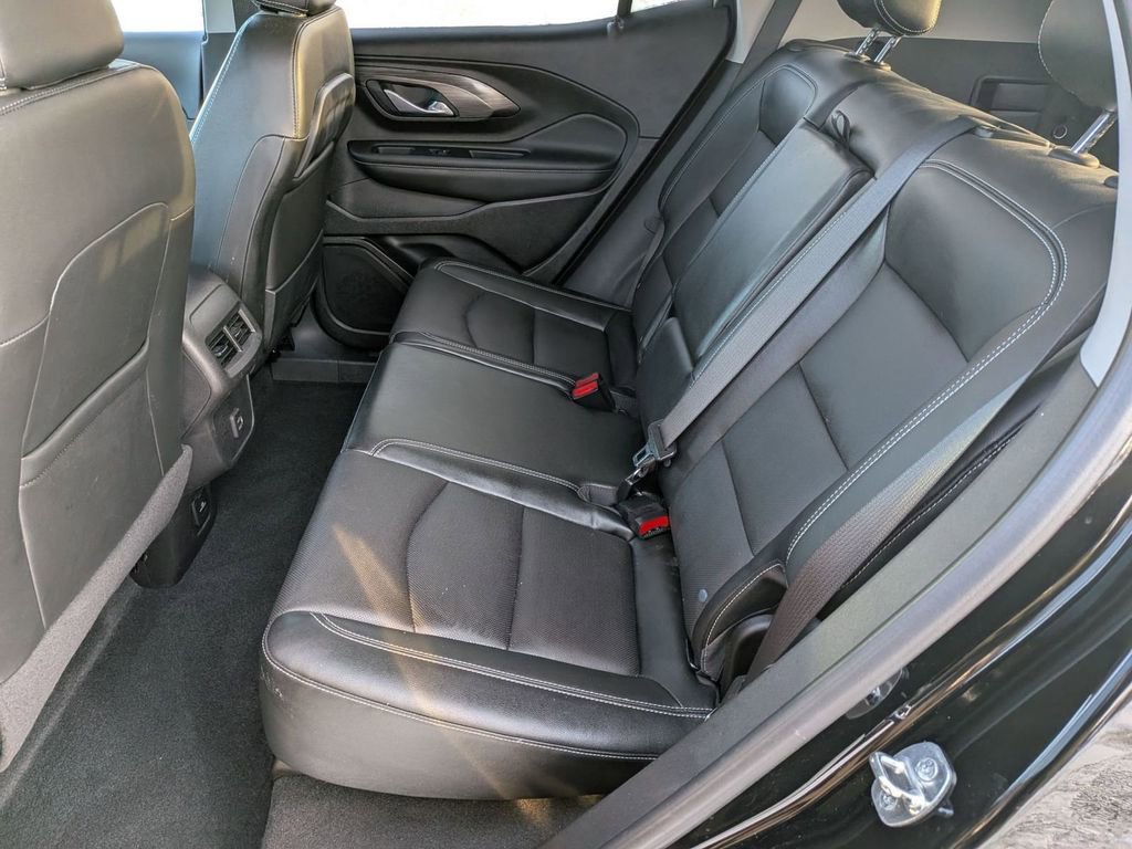 Used 2023 GMC Terrain SLT w/ Elevation Edition image 25