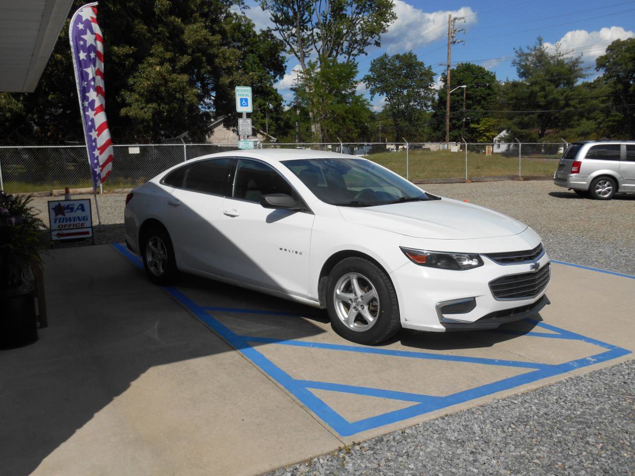 Used 2017 Chevrolet Malibu LS FWD image 18