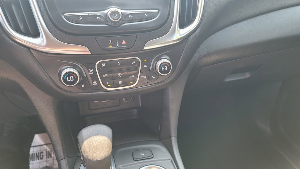 Used 2023 Chevrolet Equinox LT w/ Driver Convenience Package AWD/4WD image 22