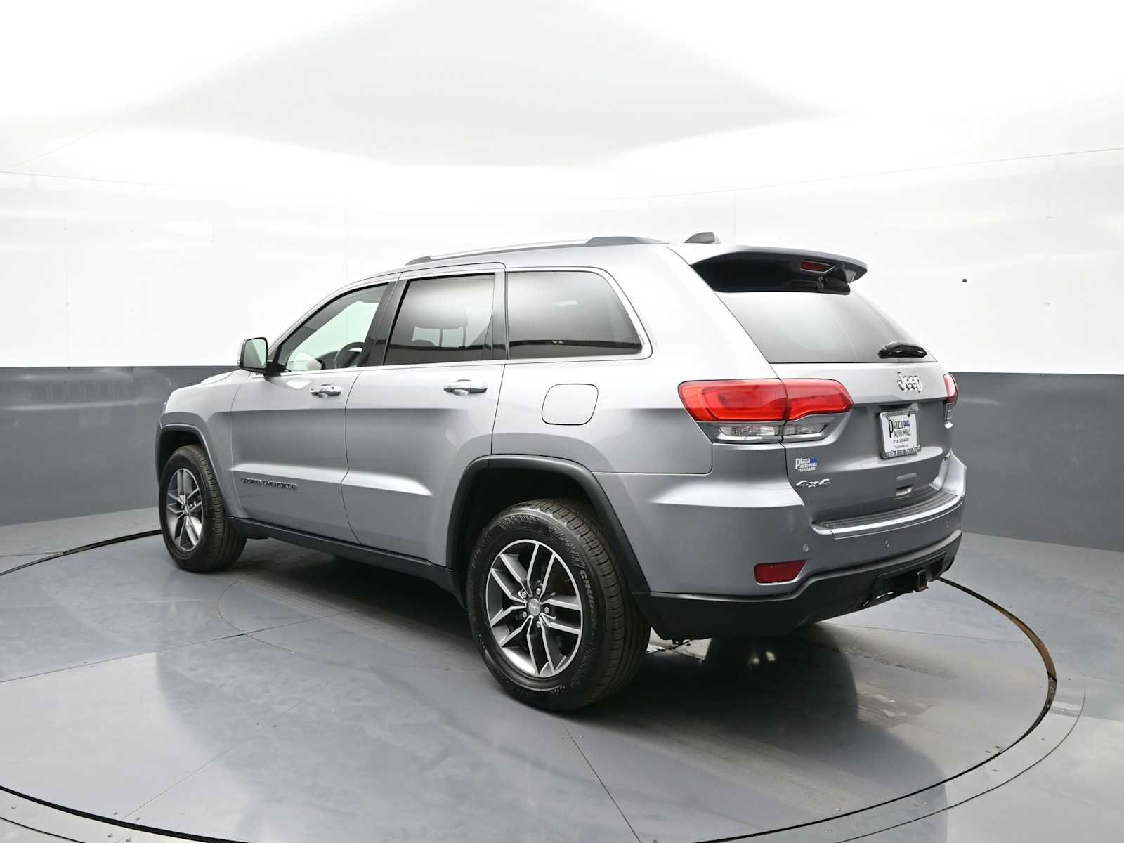 Used 2018 Jeep Grand Cherokee Limited AWD/4WD image 7