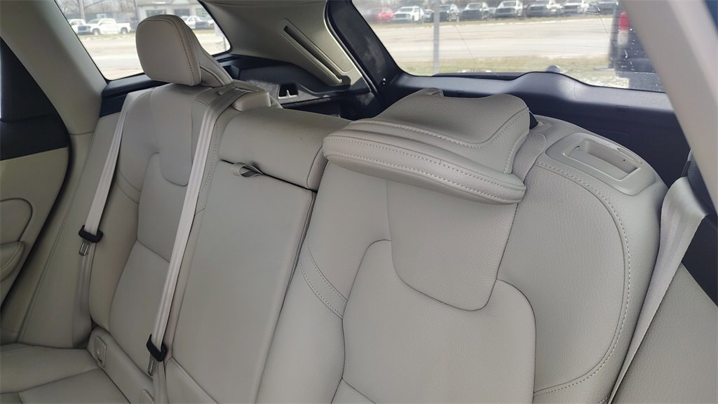 Certified 2023 Volvo XC60 B5 Plus w/ Climate Package image 26