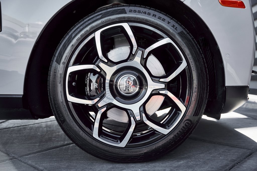 Used 2024 Rolls-Royce Cullinan Black Badge image 22