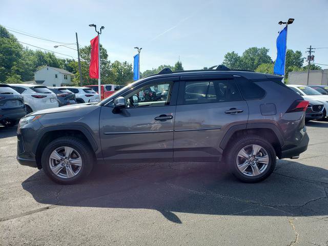 Used 2022 Toyota RAV4 XLE image 4