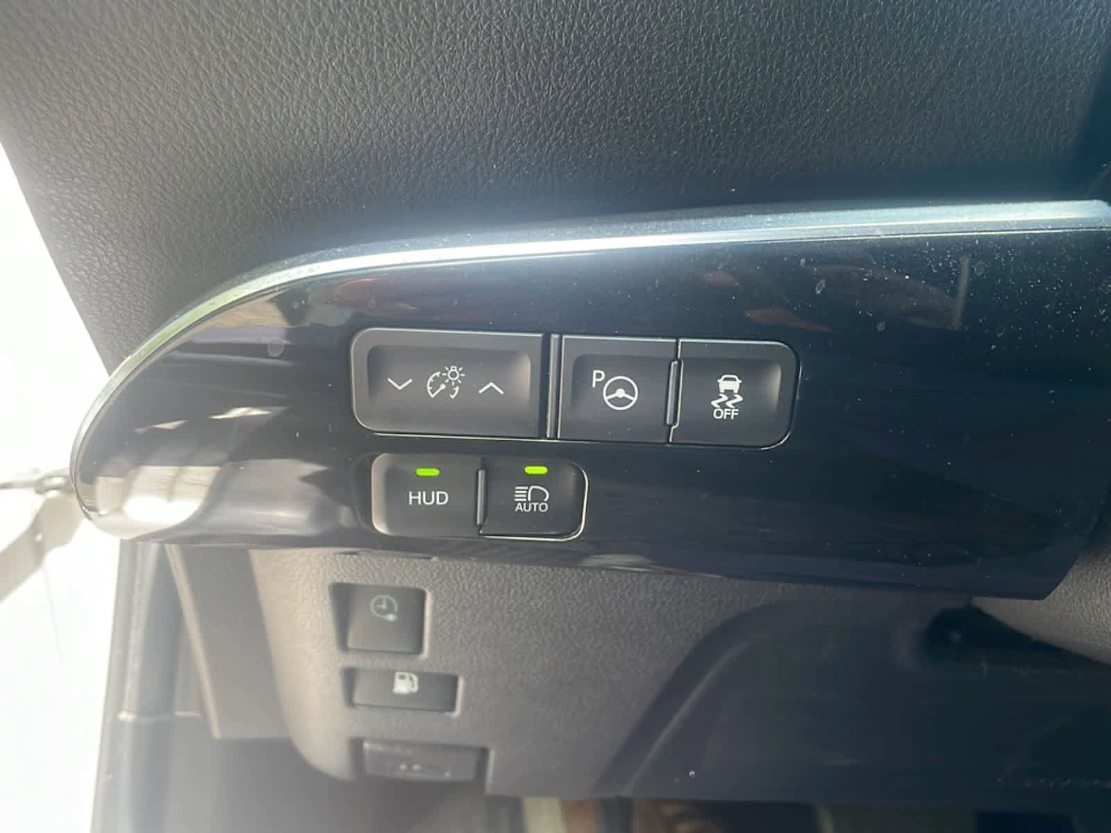 Used 2017 Toyota Prius Prime Advanced FWD image 17