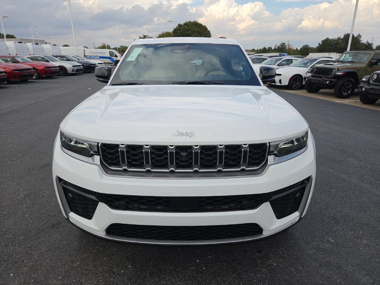 New 2027 Jeep Grand Cherokee Limited AWD/4WD image 25