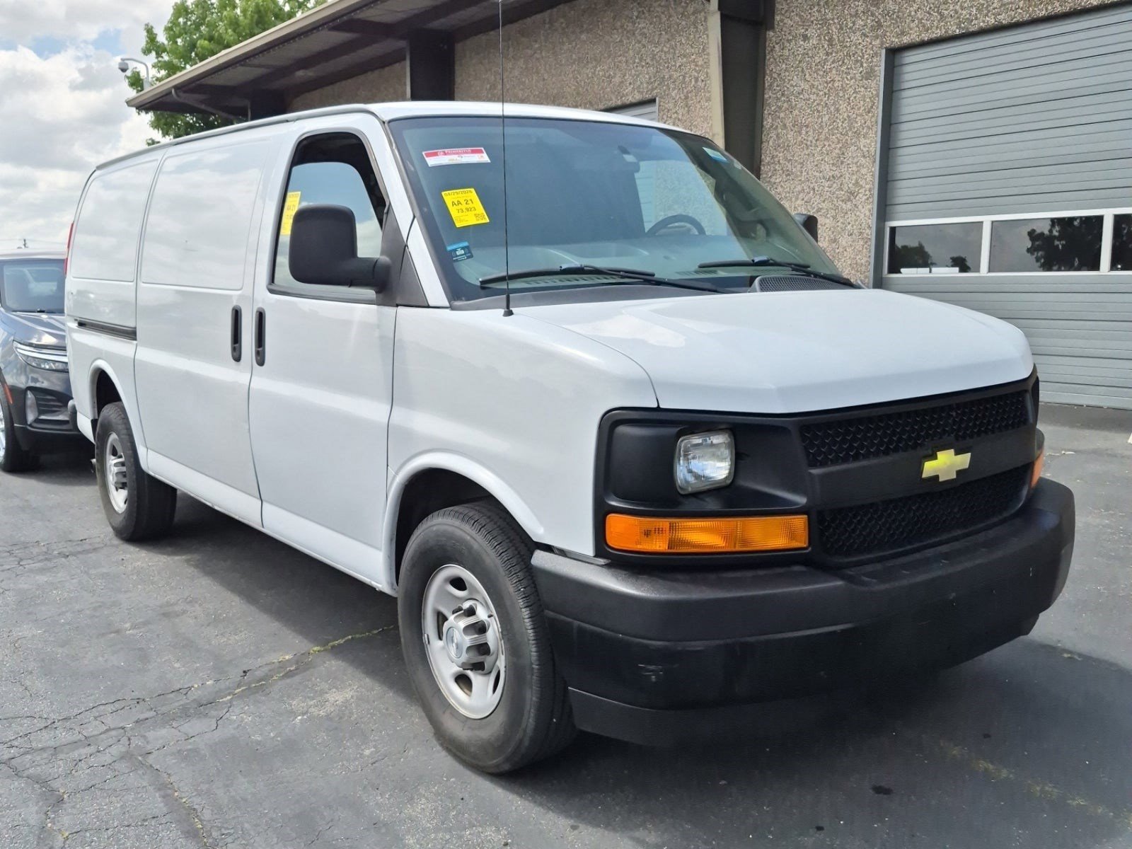 Used 2017 Chevrolet Express 2500 RWD image 6