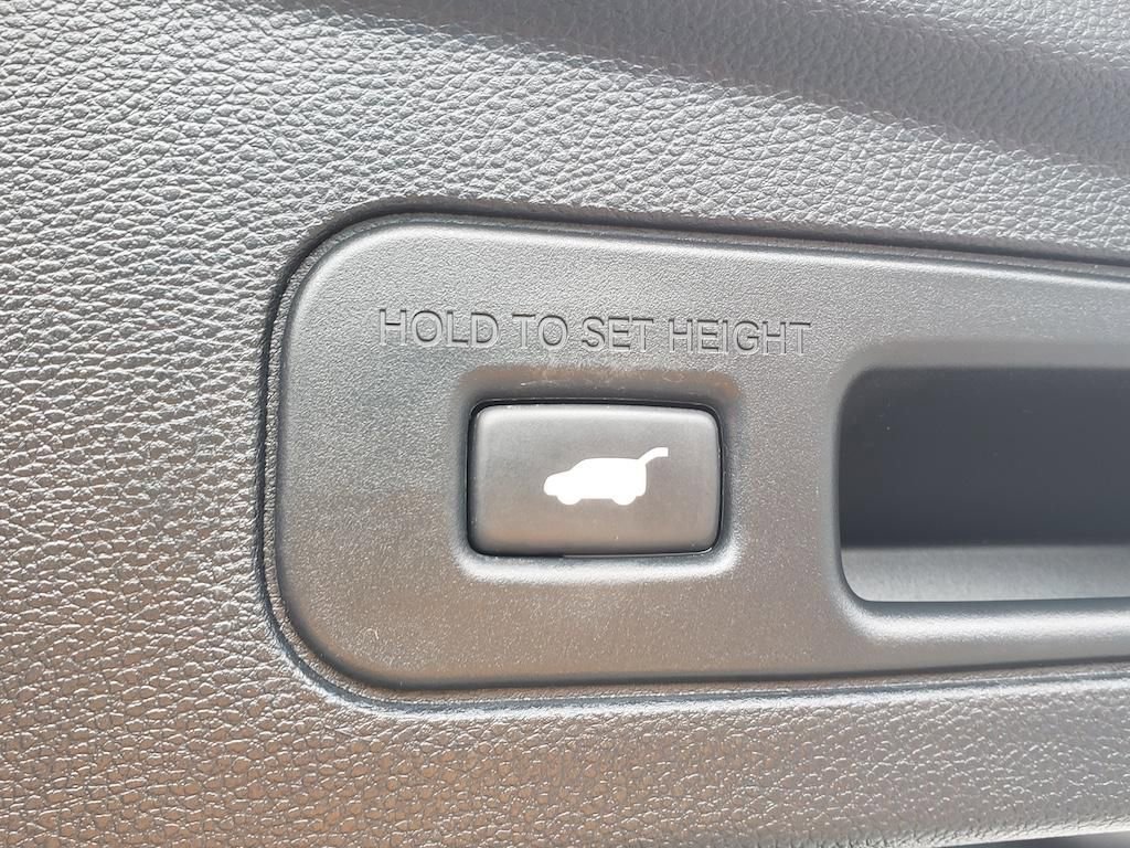 Used 2023 Acura MDX A-Spec AWD/4WD image 9