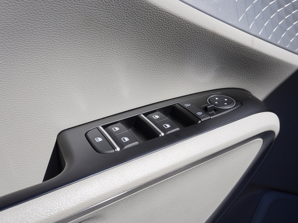 Used 2025 Kia Soul LX w/ LX Technology Package FWD image 31