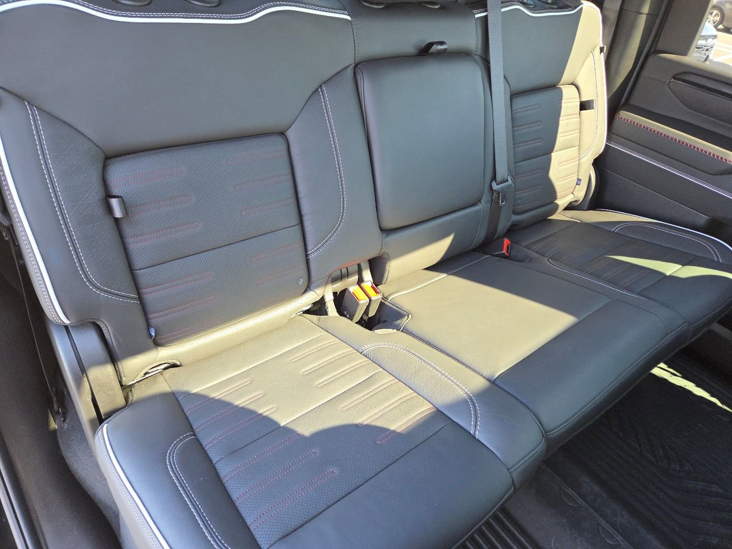 Used 2024 GMC Sierra 2500 AT4X w/ AT4X AEV Edition image 19