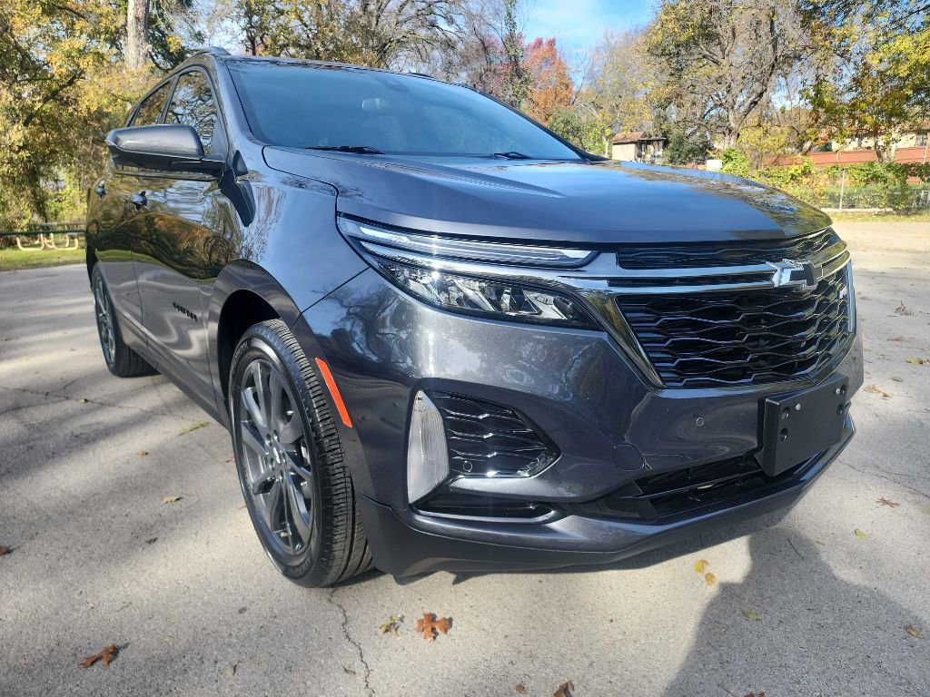 Used 2023 Chevrolet Equinox RS image 1