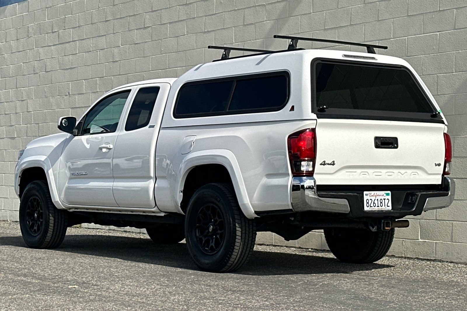 Used 2020 Toyota Tacoma SR5 AWD/4WD image 6
