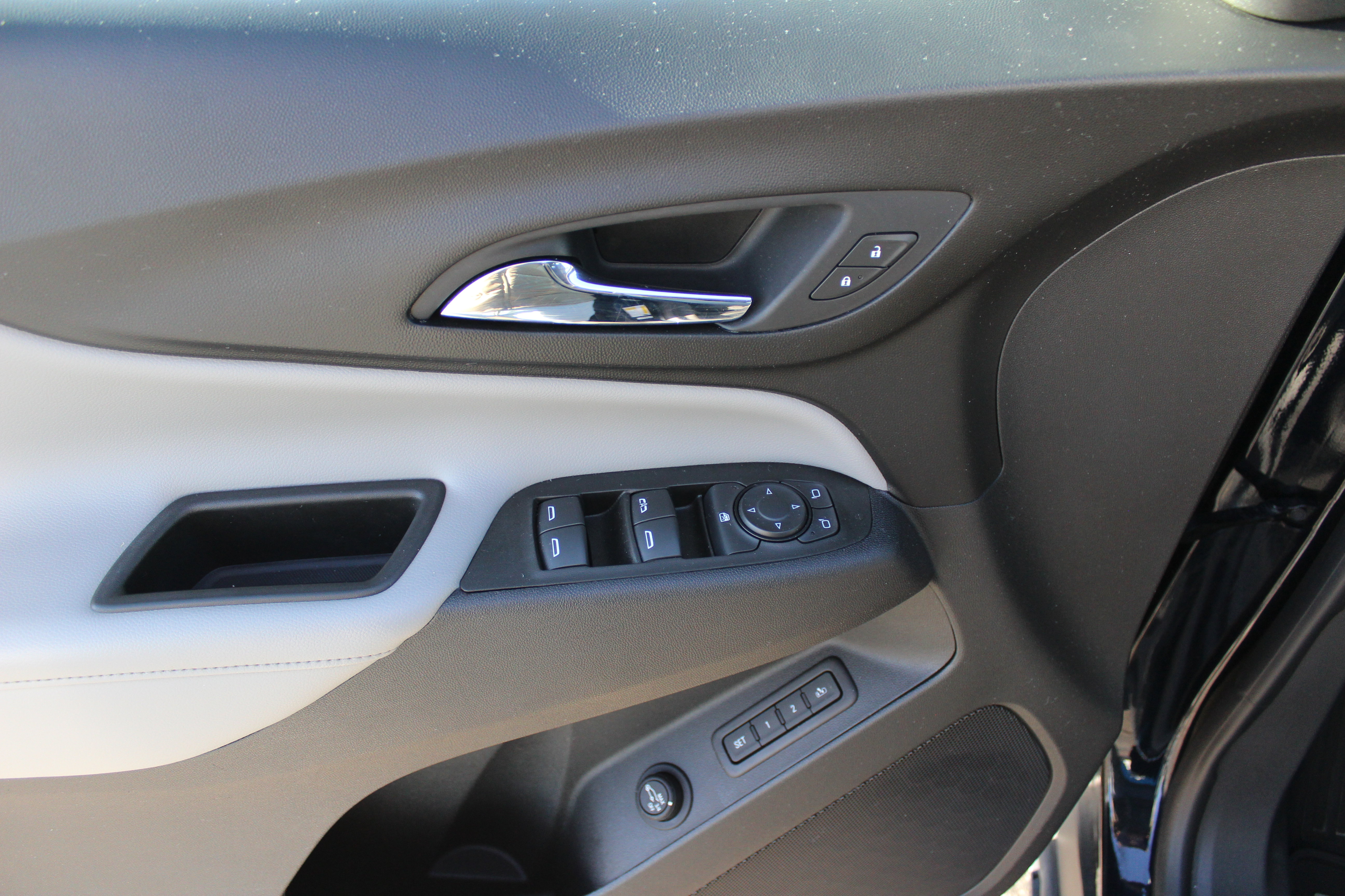 Used 2020 Chevrolet Equinox Premier image 10