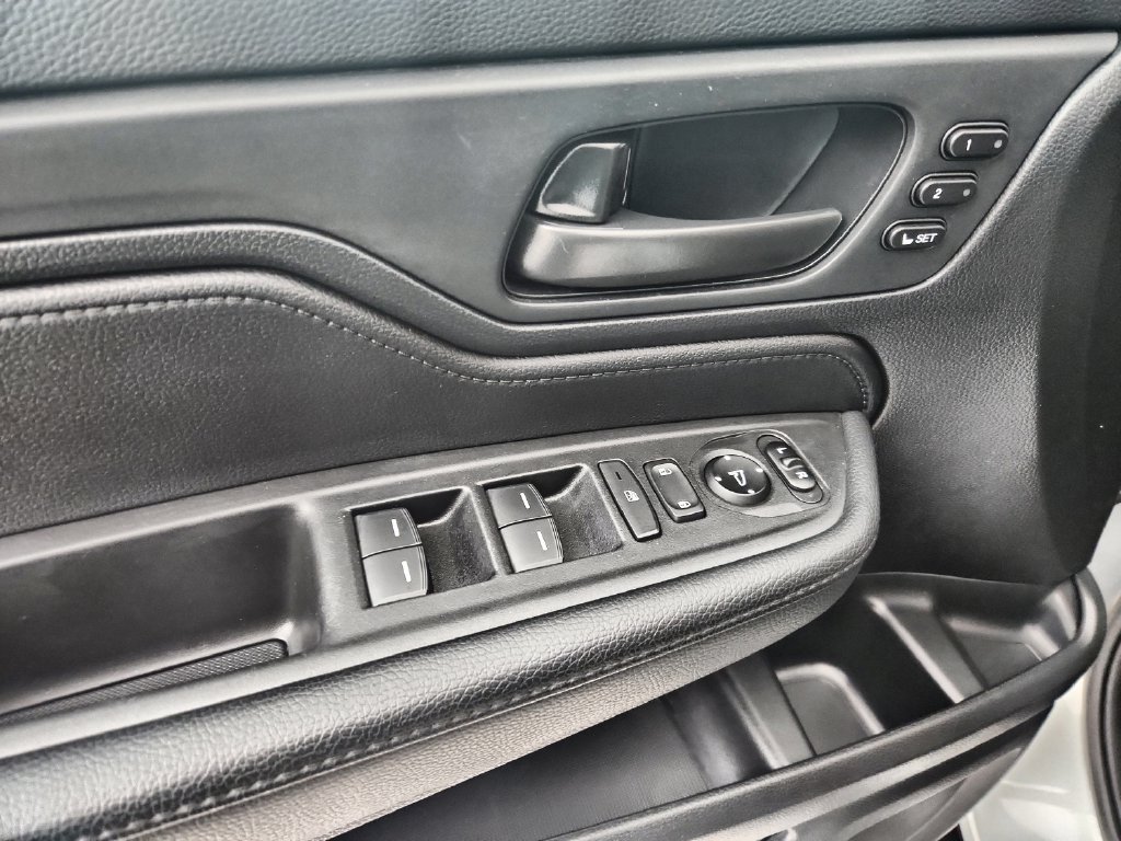 Used 2025 Honda Odyssey EX-L image 22