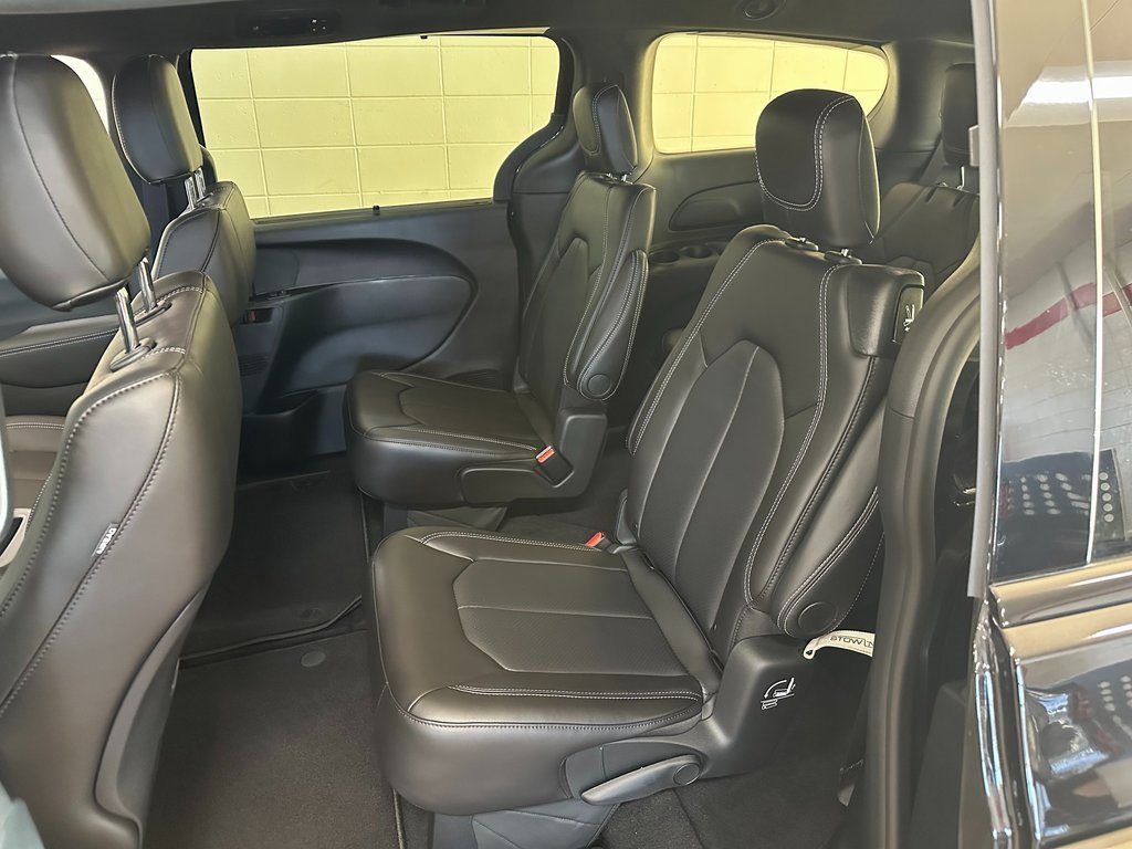 New 2026 Chrysler Pacifica Select w/ S Appearance Package image 37