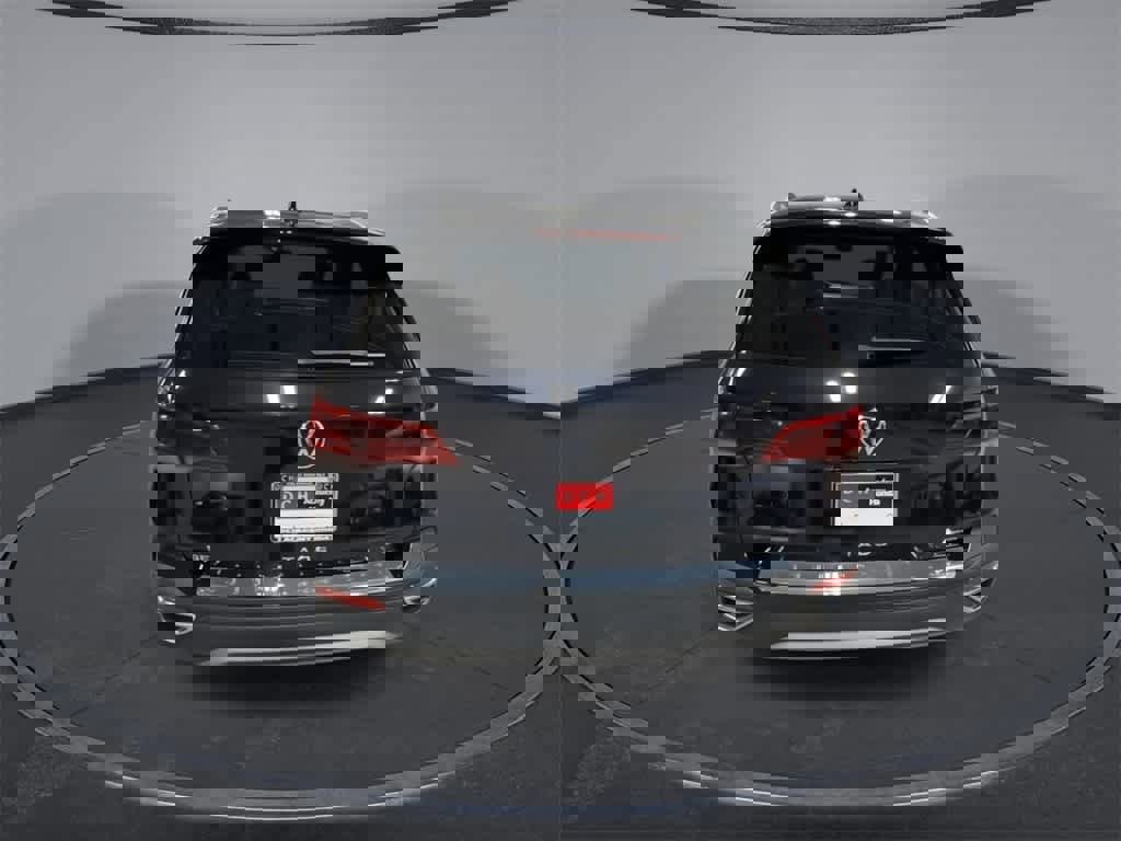 Used 2023 Volkswagen Taos SE w/ Panoramic Sunroof Package image 7