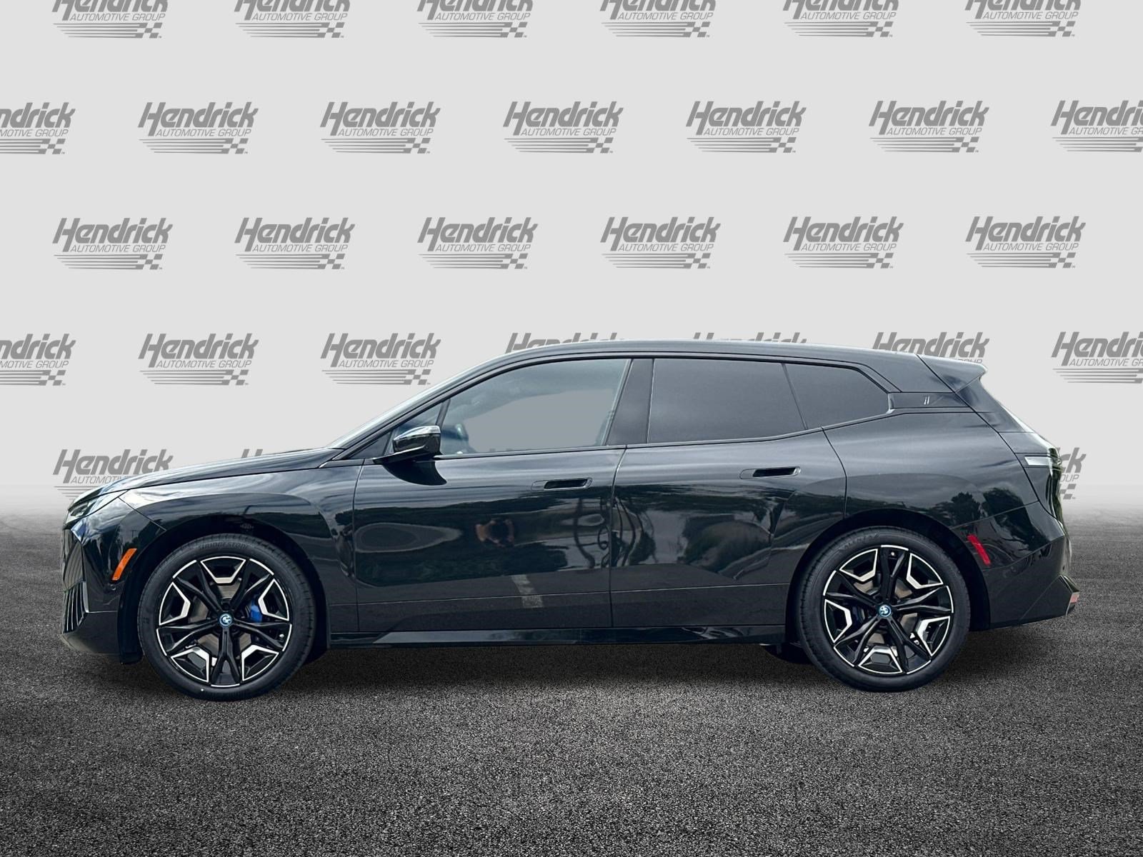 Used 2024 BMW iX xDrive50 w/ Sport Package AWD/4WD image 8