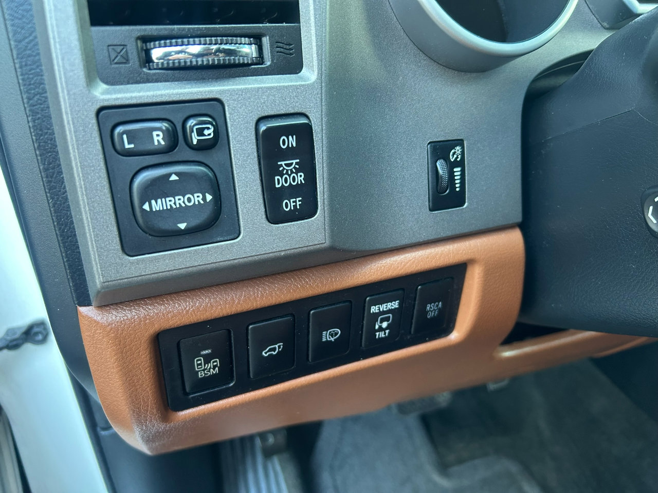 Used 2013 Toyota Sequoia Platinum image 13