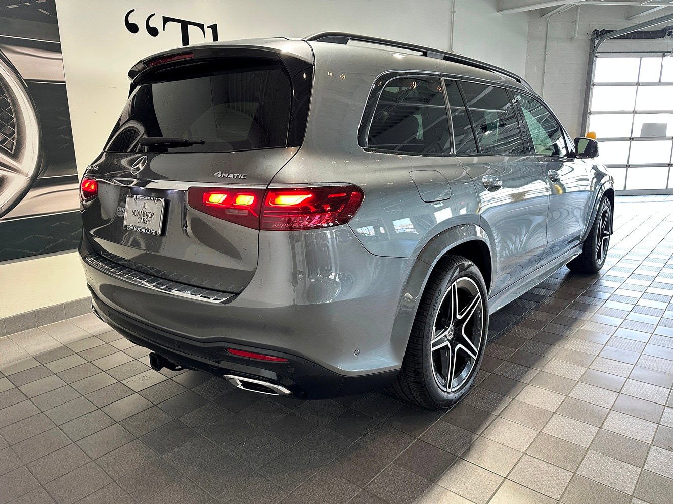Certified 2025 Mercedes-Benz GLS 450 4MATIC image 4