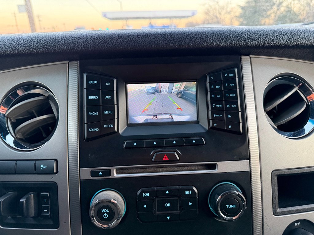 Used 2015 Ford Expedition EL XLT image 16