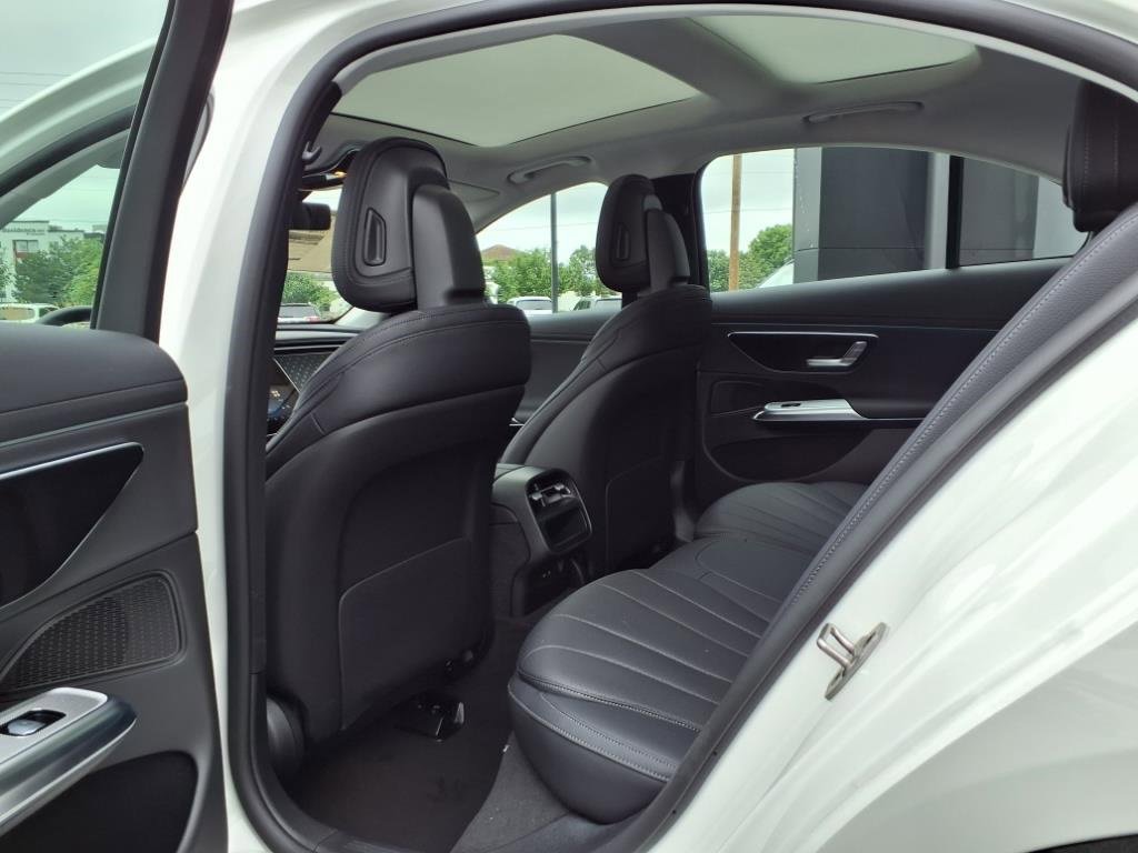 New 2025 Mercedes-Benz E 450 4MATIC Sedan image 16