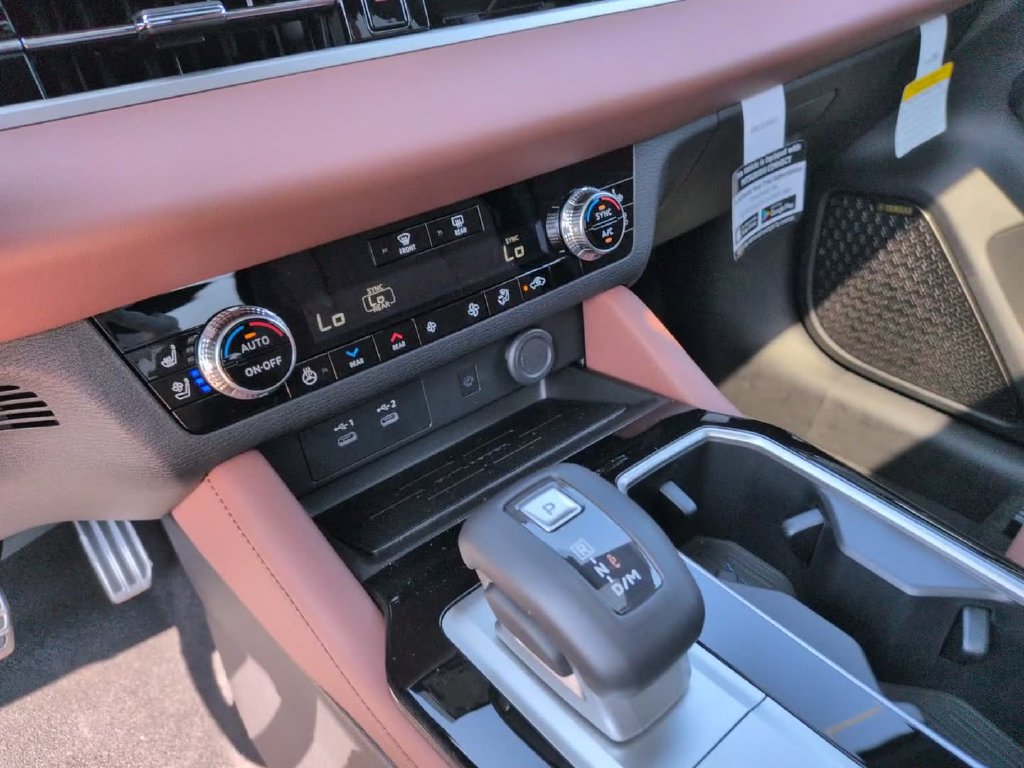 New 2026 Mitsubishi Outlander SEL FWD image 25