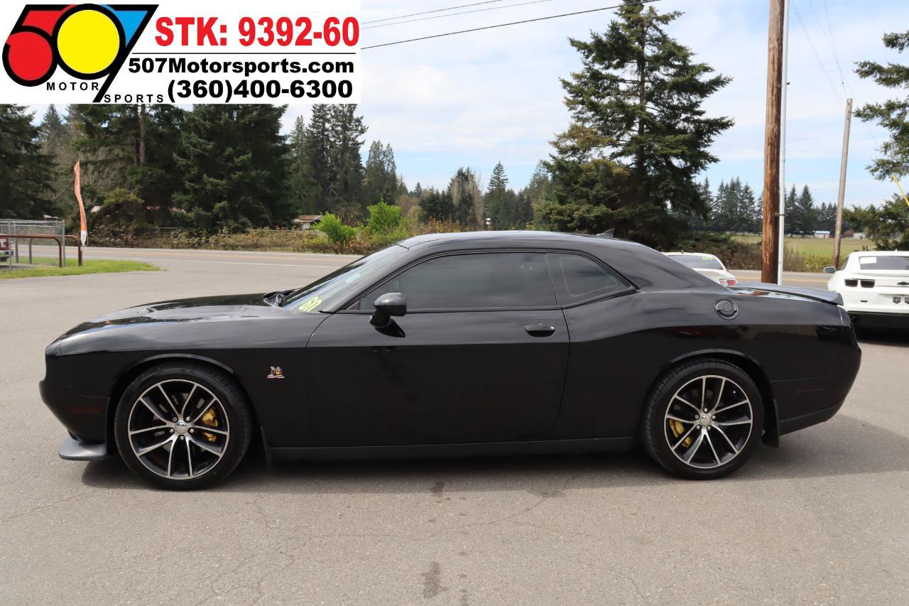 Used 2015 Dodge Challenger R/T Scat Pack w/ Leather Interior Group RWD image 3