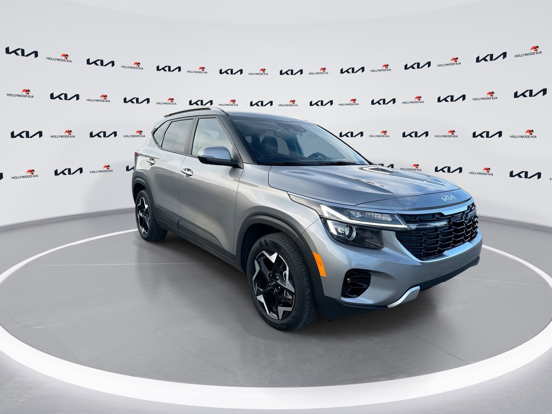 Certified 2025 Kia Seltos S FWD image 2